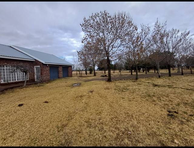 25,930M² SMALLHOLDING TO LET IN BOLTONWOLD
